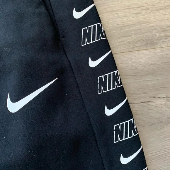 Nike Joggers Size Small 27 Inch Inseam - Picture 2 of 7